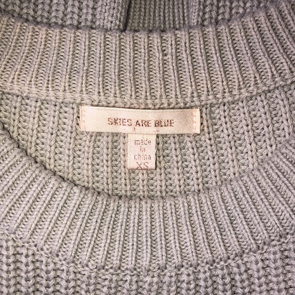 Gray Sweater, Size XS - Picture 7 of 7